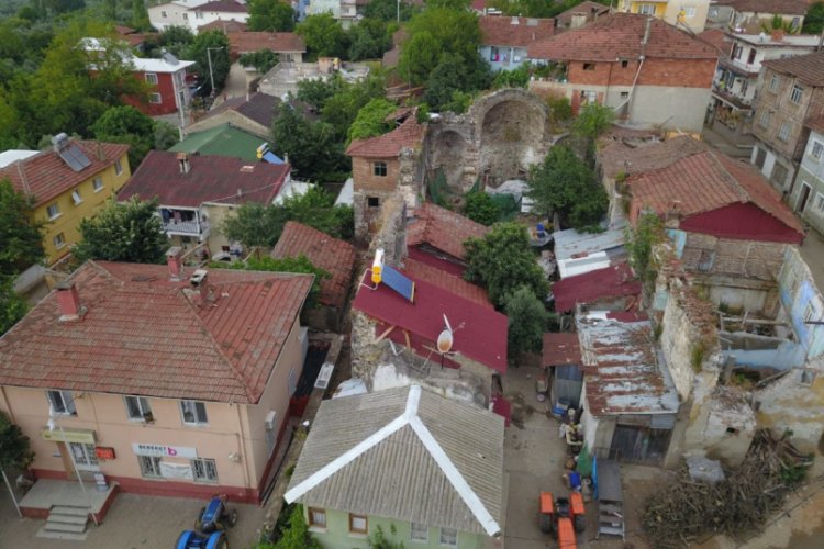 Bursa'da evlerin içinde kalan tarihi kiliseye kültürel varlık tescili