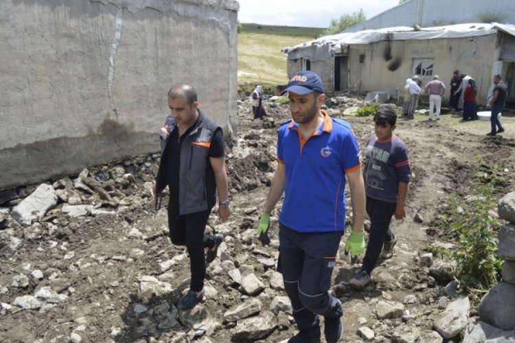 Ağrı'da sel felaketinden etkilenen k&ouml;ylerde &ccedil;alışma başlatıldı