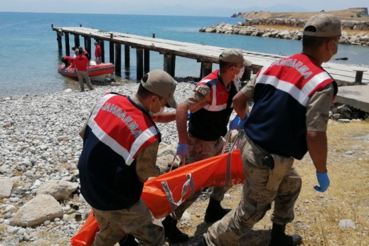 Van G&ouml;l&uuml;'nden &ccedil;ıkarılan ceset sayısı 39'a ulaştı