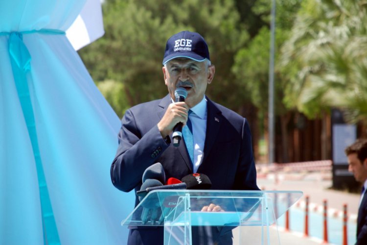 Binali Yıldırım: O gece halkın g&uuml;c&uuml; tankın g&uuml;c&uuml;n&uuml; yenmiştir