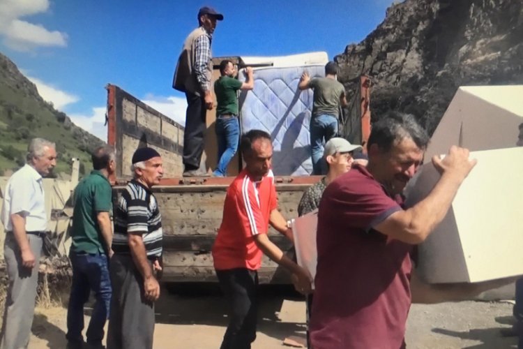 Yusufeli'nde yanan 35 evin sahiplerine yardım eli