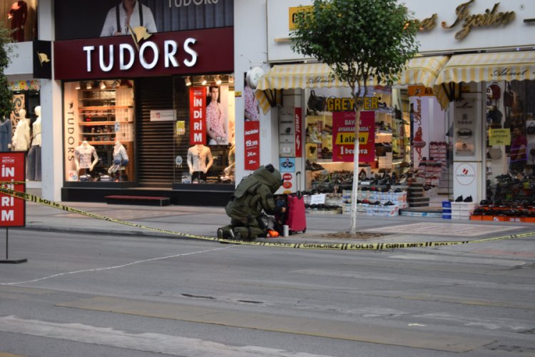 Ş&uuml;pheli valiz polisi alarma ge&ccedil;irdi