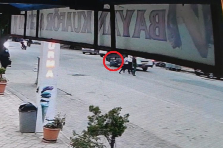 Bursa'da minibüsün 5 yaşındaki çocuğa çarpma anı kamerada
