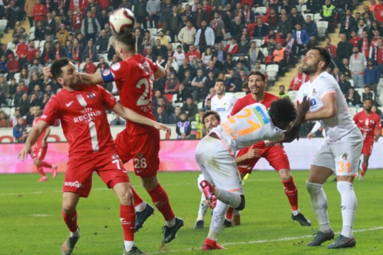 S&uuml;per Lig'de 33. hafta nefes kesecek