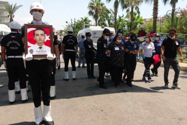 Şehit polis memuru Burak Derya, gözyaşları arasında toprağa verildi