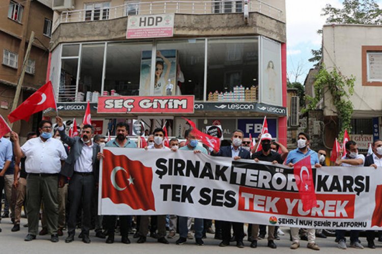 HDP binası önünde PKK tepkisi