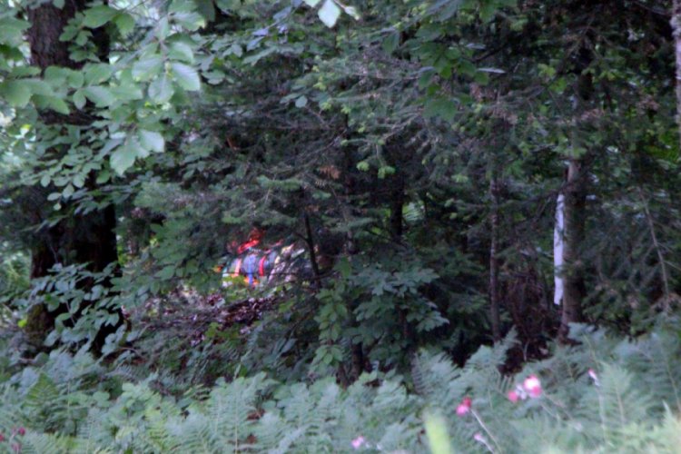 100 metrelik u&ccedil;urumdan yuvarlanan orman memuru kurtarıldı