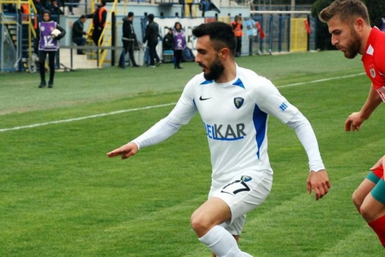 Karacabey Belediyespor 10 futbolcu ile s&ouml;zleşme imzaladı