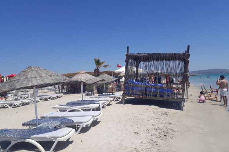 &Ccedil;eşme'de g&uuml;nl&uuml;ğ&uuml; 1500 liraya loca!
