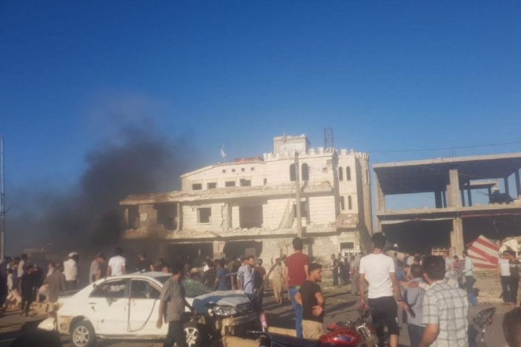 Suriye'de bomba y&uuml;kl&uuml; ara&ccedil; patladı