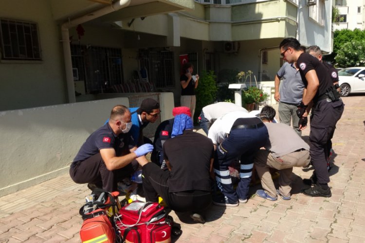6. kattan d&uuml;şen doktor feci şekilde can verdi