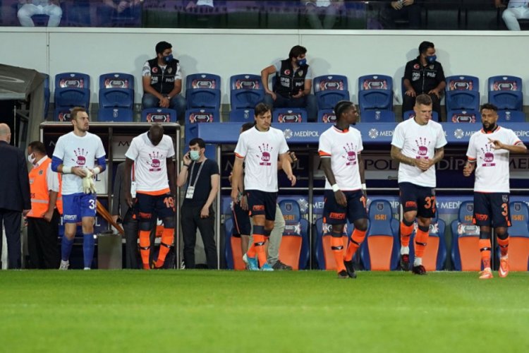 Başakşehir'den 'Kadına şiddete dur de' mesajı