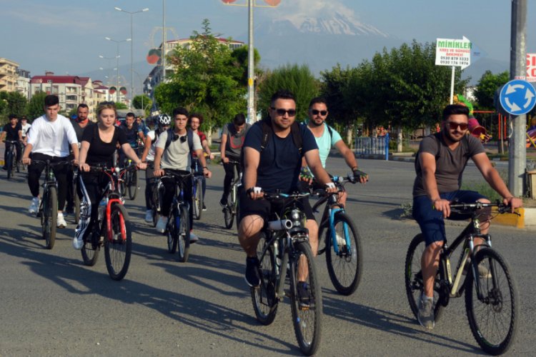 Azerbaycan'a destek i&ccedil;in pedal &ccedil;evirdiler