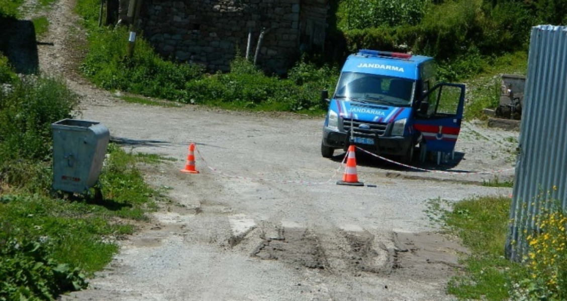 Bursa'da yakalandıkları koronavir&uuml;s&uuml; Ardahan'a gelerek 8 kişiye bulaştırdılar