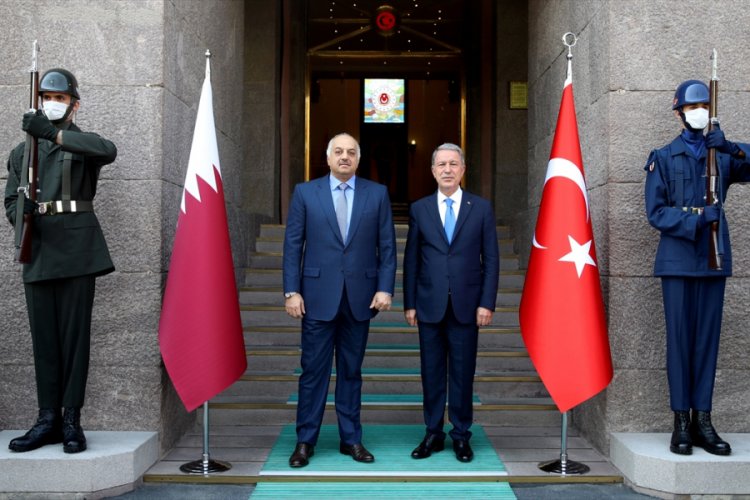 Bakan Akar Katarlı mevkidaşı ile bir araya geldi
