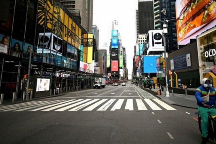 New York'ta 4'&uuml;nc&uuml; faz normalleşme başladı