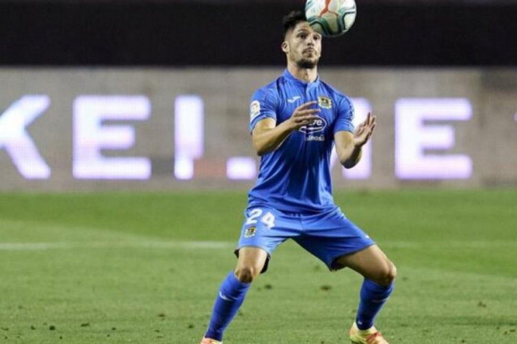 7 futbolcuda Kovid-19 &ccedil;ıktı, Deportivo'nun ma&ccedil;ı ertelendi!