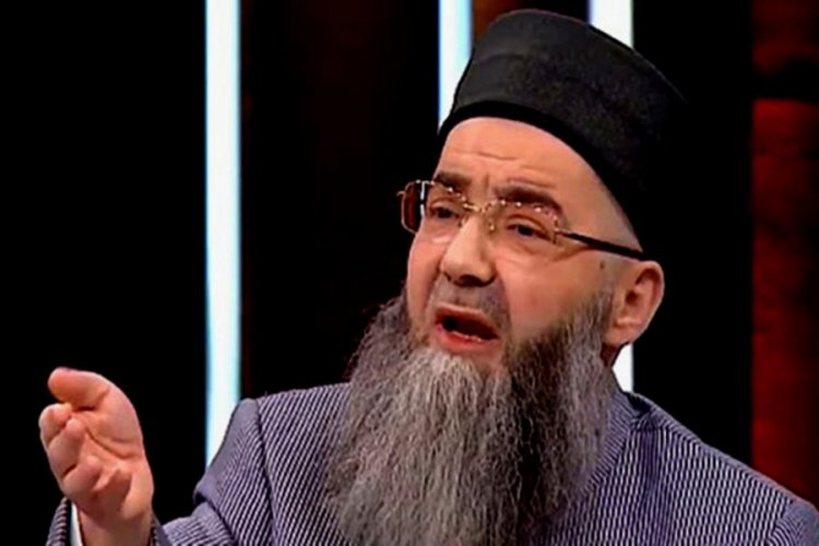 'C&uuml;bbeli Ahmet Hoca': Fetullah G&uuml;len, hapishanedeyken bana Adil &Ouml;ks&uuml;z'le kitap g&ouml;nderdi