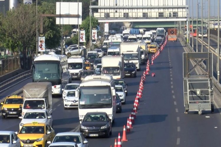 Hali&ccedil; K&ouml;pr&uuml;s&uuml;'nde trafik yoğunluğu yaşanıyor