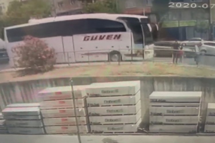 Yolcu otob&uuml;s&uuml; benzinliğe daldı