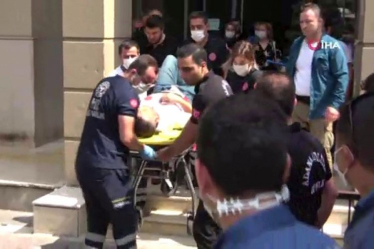 Adliye &ouml;n&uuml;nde silahlı kavga: 6 yaralı