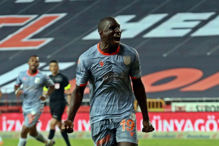 Demba Ba tarihe ge&ccedil;ti