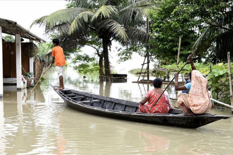 Hindistan'ın Assam eyaletinde sel ve heyelanlarda &ouml;lenlerin sayısı 111'e y&uuml;kseldi