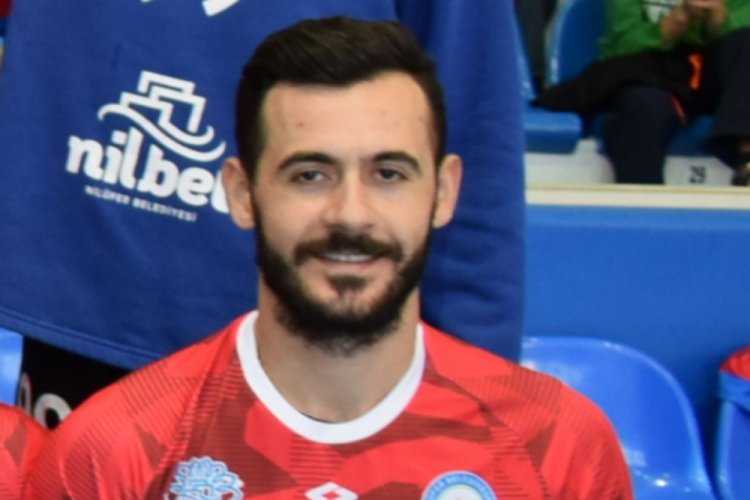 Nil&uuml;fer Belediyespor'da 8 imza daha