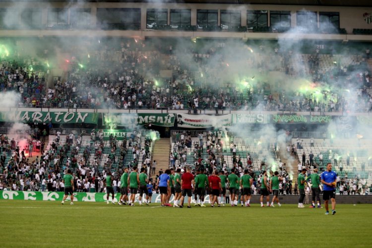 Bursaspor'dan 3 bin taraftar &ouml;n&uuml;nde idman