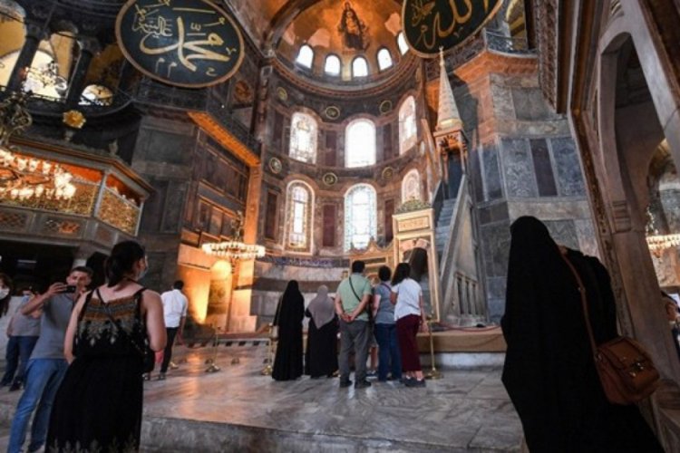 PTT Ayasofya i&ccedil;in &ouml;zel pul bastı