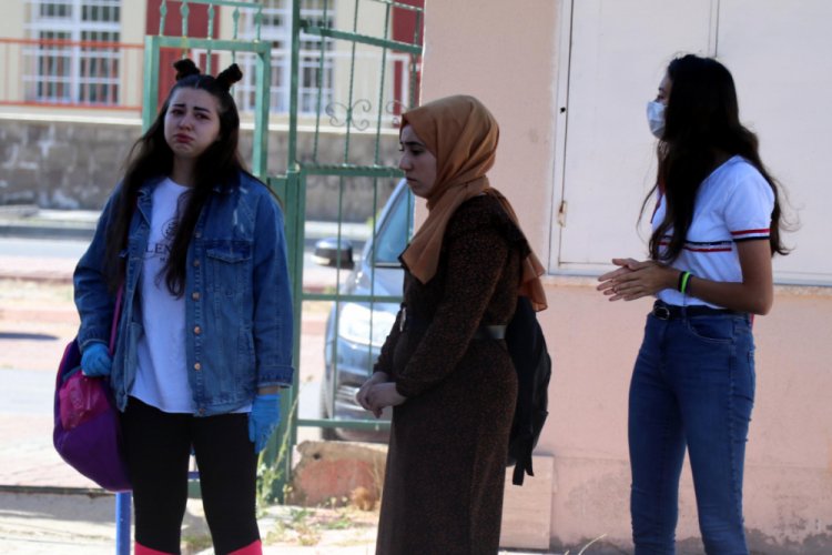 M&uuml;d&uuml;r yardımcısı okulda &ouml;l&uuml; bulundu