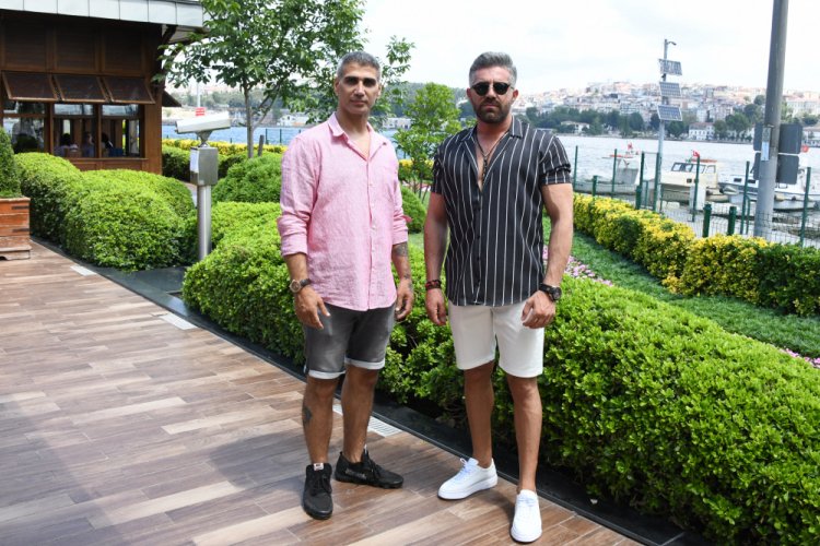 "Kadın d&ouml;venler etek giysin"