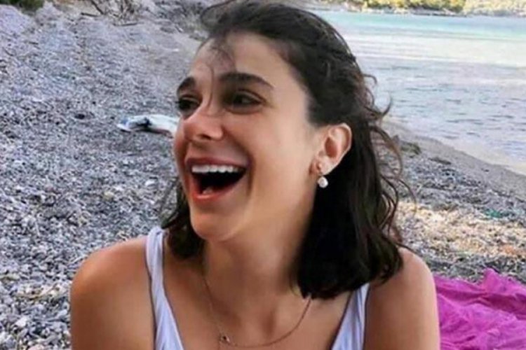 Pınar, &Ouml;zgecan i&ccedil;in paylaşımlar yapmış