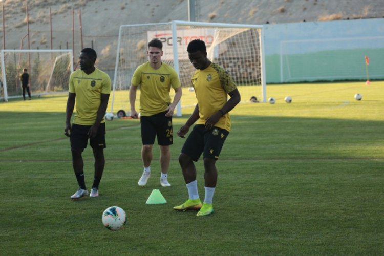 Yeni Malatyaspor'da 9 futbolcunun s&ouml;zleşmesi sona eriyor