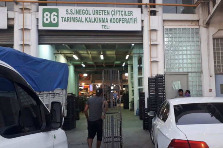 İneg&ouml;ll&uuml; &ccedil;ift&ccedil;iler Bursa halinde kooperatif adına d&uuml;kkan kiralandı