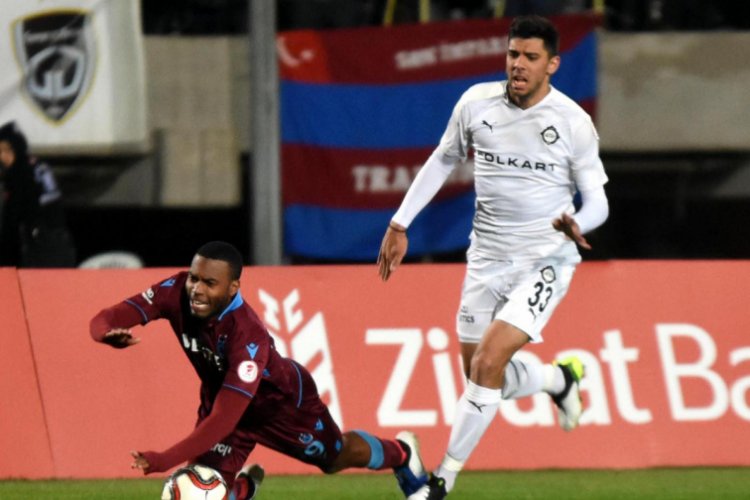 Altaylı Cenk Lyon'a yakın