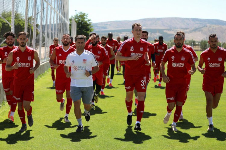 Sivasspor, G&ouml;ztepe ma&ccedil;ı hazırlıklarını s&uuml;rd&uuml;rd&uuml;