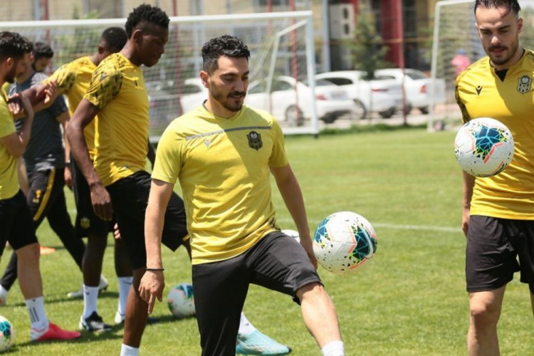 Yeni Malatyaspor'da 9 futbolcunun s&ouml;zleşmesi sona erecek