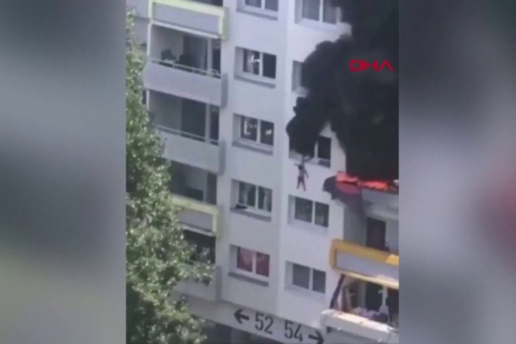 Fransa'da iki &ccedil;ocuk, yanan binanın camından atlayarak kurtuldu
