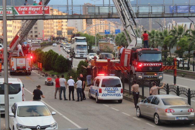 İntihar girişimi Karadeniz Sahil Yolunu trafiğe kapattı