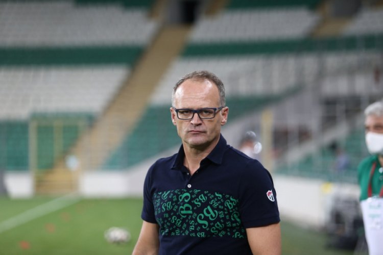 Bursaspor Teknik Direkt&ouml;r&uuml; İrfan Buz: "&Ccedil;ok dengeli ve akıllı oynamak gerekiyor"