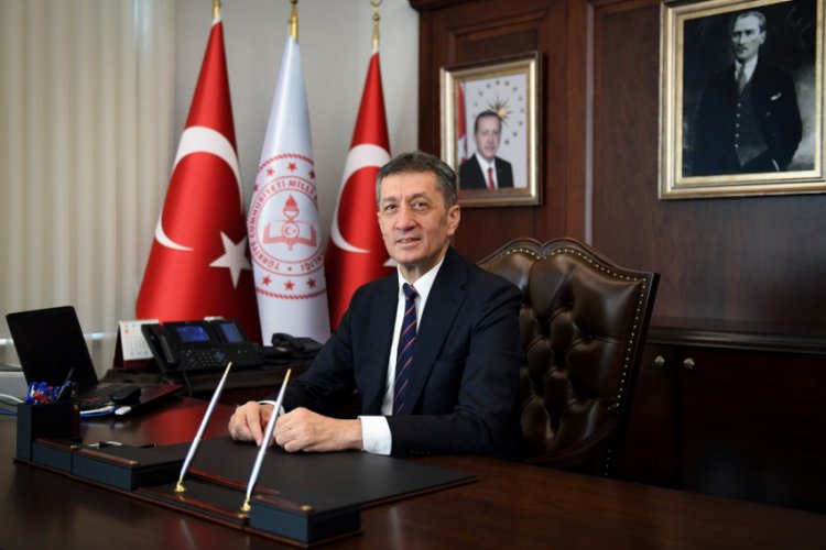 Bakan Sel&ccedil;uk detayları anlattı: 3 g&uuml;n okulda, 3 g&uuml;n evde