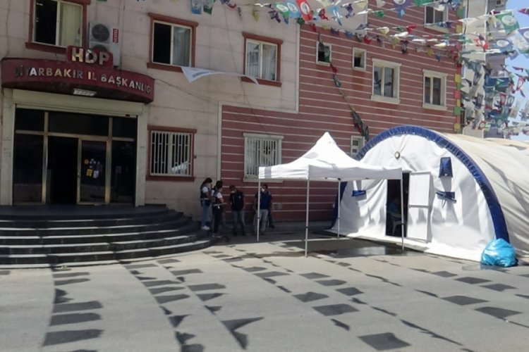 Evlat n&ouml;beti HDP ve PKK'ya karşı direnişe d&ouml;n&uuml;şt&uuml;