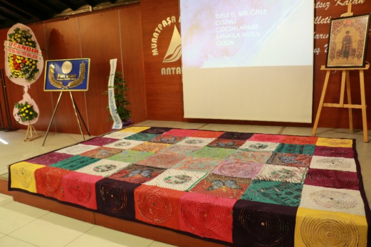 Korona kilimi otistik &ccedil;ocuklar i&ccedil;in satışa &ccedil;ıktı