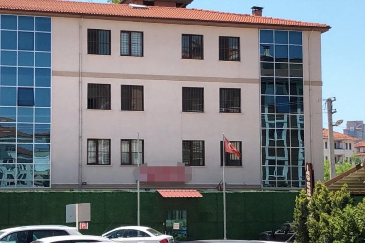 &Ouml;zel bakım merkezinde yatalak hastayı tazyikli suyla &ouml;ld&uuml;rd&uuml;kleri iddiası
