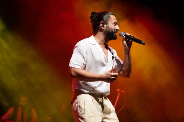 Harbiye Cemil Topuzlu A&ccedil;ıkhava sahnesi, kapılarını Koray Avcı ile a&ccedil;tı