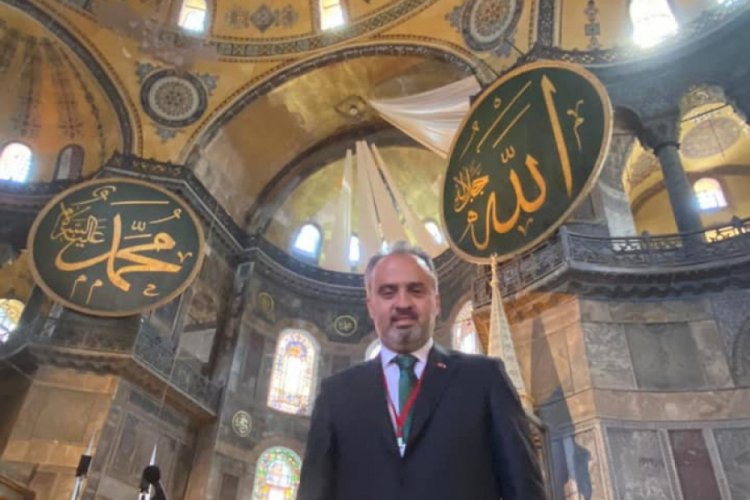 Ayasofya-i Kebir Cami-i Şerifi'nde 86 yıl sonra ilk cuma namazı kılındı! Başkan Aktaş da katıldı