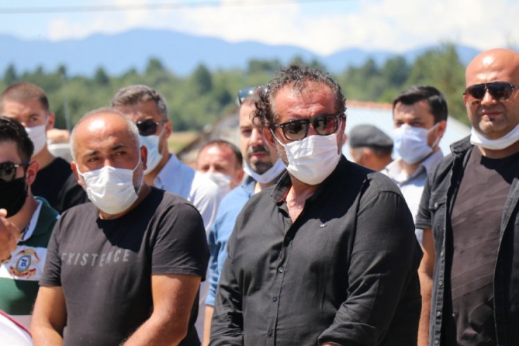 Mehmet Yal&ccedil;ınkaya, babasını toprağa verdi