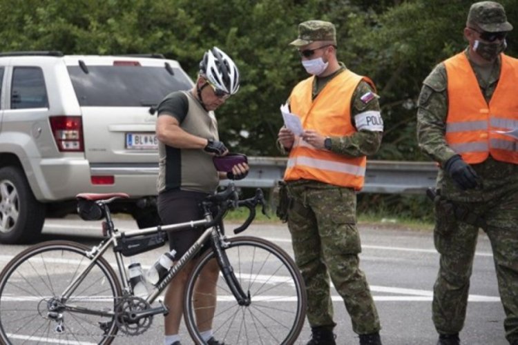 Avusturya ve &Ccedil;ekya'da "yeniden maske" zorunluluğu