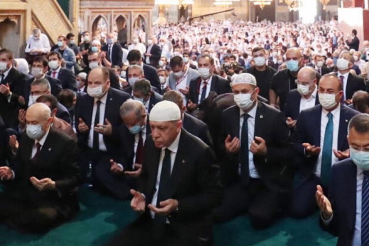 Bakan &Ccedil;avuşoğlu'ndan, Ayasofya-i Kebir Cami-i Şerifi mesajı